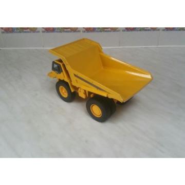 KOMATSU DUMP TRUCK HD785 DIECAST