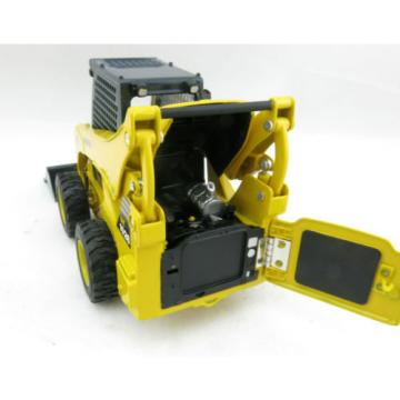 JOAL 40071 Komatsu SK1026 Skid Steer Loader with addtional Forks DIECAST 1:25