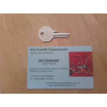 ORIGINAL  455  FORKLIFT KEY. SKYJACK UPRIGHT, ROCLA  LINDE STILL BT