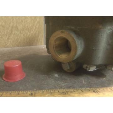 Bronze Hydraulic Pump with Splined Shaft - P/N: 06254701001 (NOS)