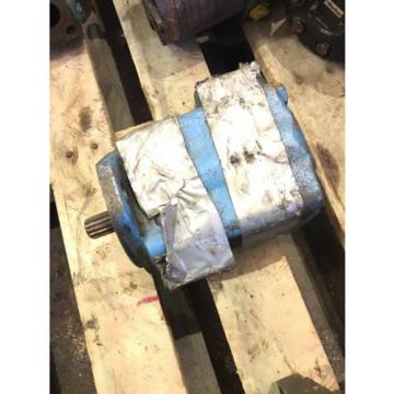 USED GOOD CONDITION VICKERS 25V021A 11A20 HYDRAULIC VANE PUMP, HP1 PT