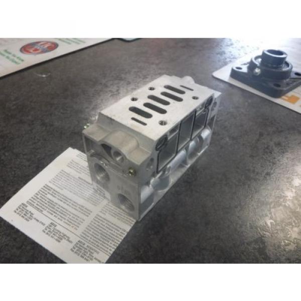 REXROTH USA Canada MANIFOLD P68430 1/2&#034; NPT *NEW* #3 image