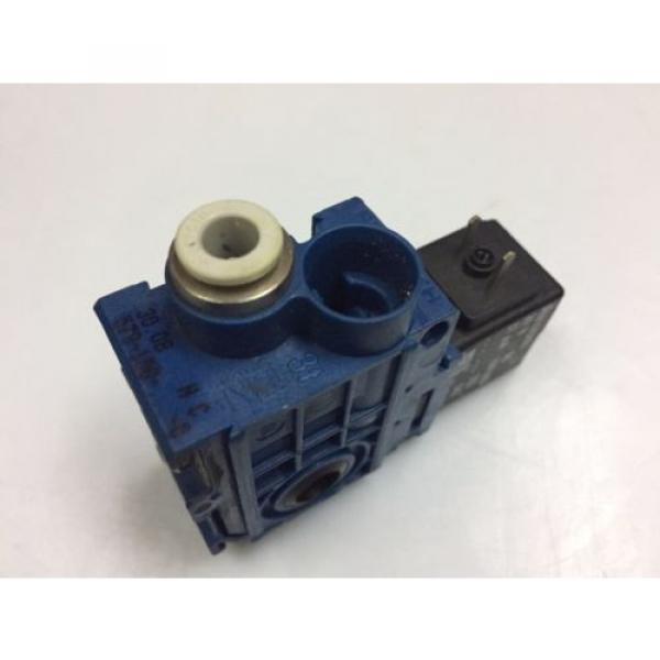 5791500220 AVENTICS REXROTH  DIRECTIONAL VALVE V579-3/2NC-DA06-024DC-04-RV2 #1 image