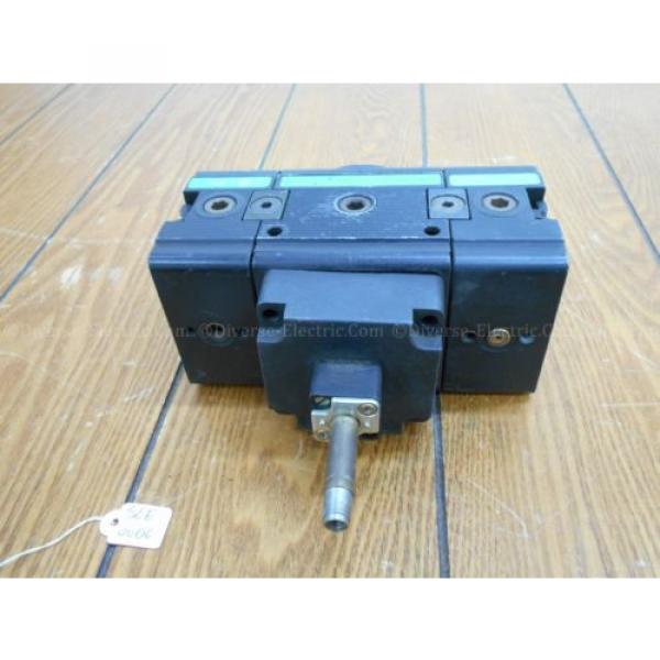 Bosch USA Greece 0821300932 Solenoid Valve 3/2 Way with Two 821300930 Distributor Blocks #6 image