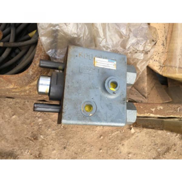 LT10 MKA-20/100/19M SO1 Mannesmann rexroth valve 427037/7 for digger #1 image