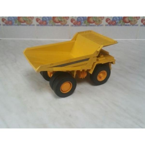 KOMATSU DUMP TRUCK HD785 DIECAST #4 image