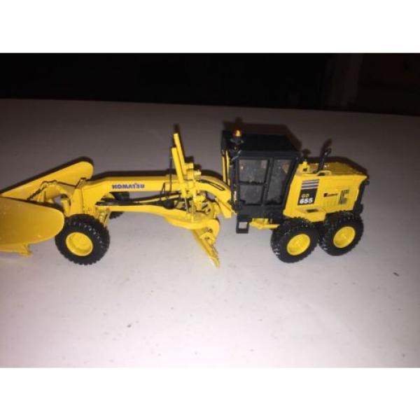 2005 First Gear Komatsu GD 655 Grader W/plow Diecast Toy Construction #5 image