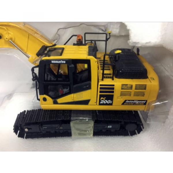 KOMATSU PC200i-10 INTELLIGENT MACHINE 1/50 scale model by Universal Hobbies #8 image