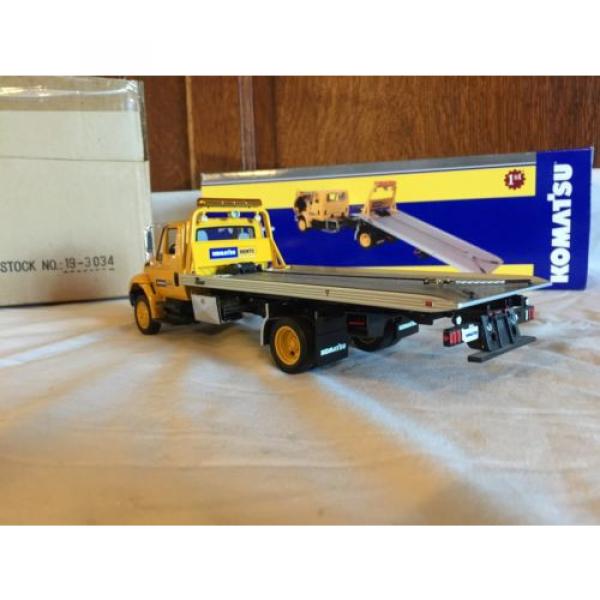 First Gear 1:34 International Truck Slide Back Komatsu Equipment #6 image