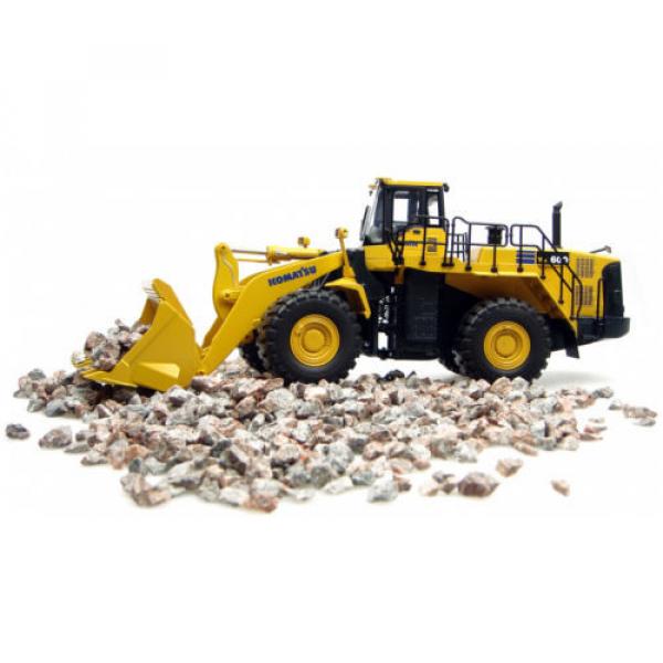 Universal Hobbies UH 8008 Komatsu WA600-6 Four Wheel Loader Diecast Scale 1:50 #1 image