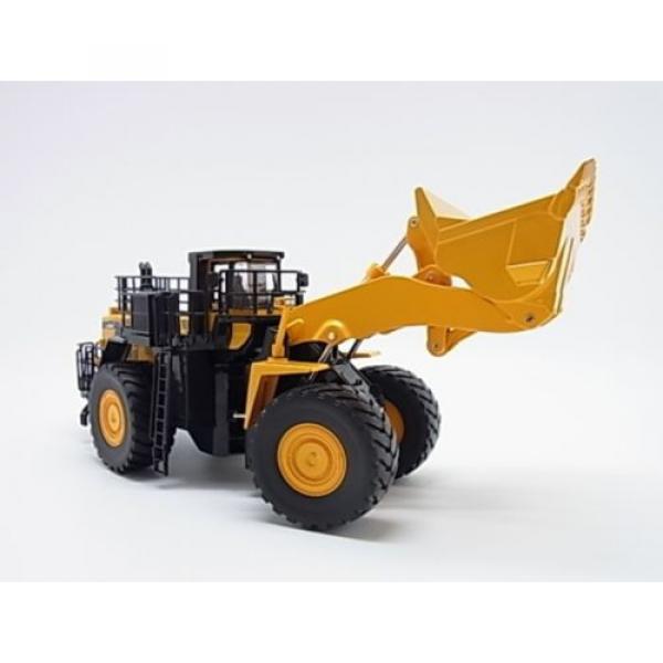 New! Komatsu wheel loader WA900-3 1/50 Big diecast model First Gear f/s Japan #4 image