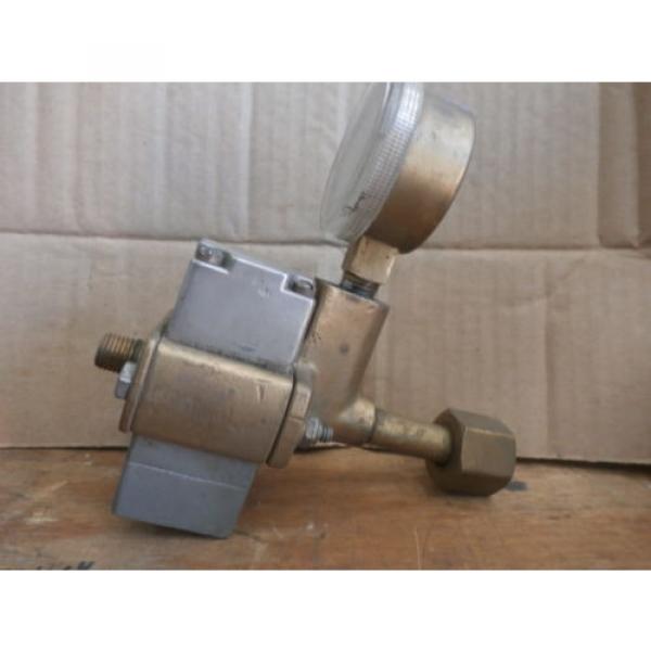 Linde R-5007 Gas Valve w/ Guage #2 image