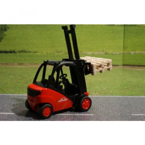 Siku 1722 - Linde Forklift Truck - 1:50 Scale #2 image