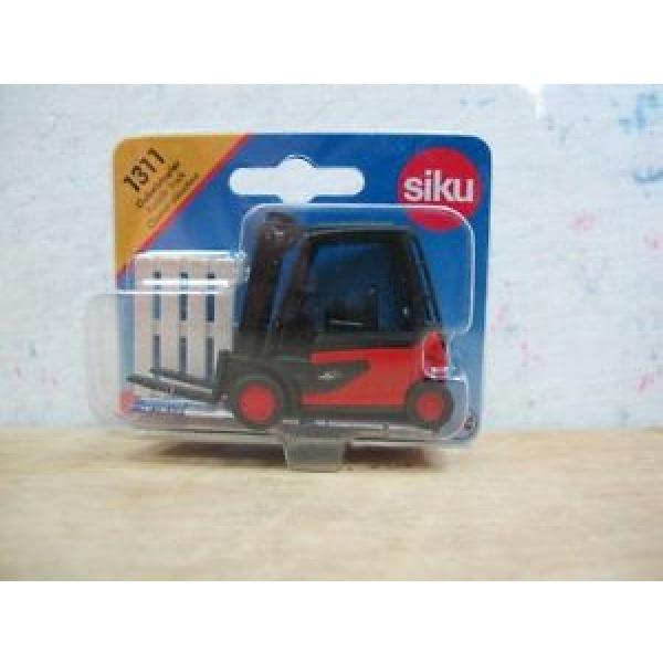 Linde Forklift truck with pallet toy car siku 1311 #1 image