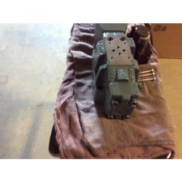 Rexroth Hydraulics servo valve, # 4WRDU 16 W200L-52/6L15K9/VR, free shipping #6 image