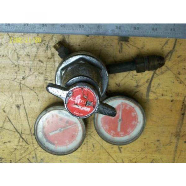 TRIMLINE ACETYLENE REGULATOR with (2) LINDE UNION CARBIDE GAUGES R-76, 15-510-9 #1 image