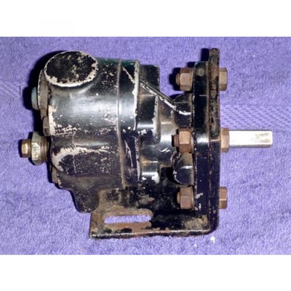 Cessna Hydraulic Pump G20422, Intake Port: 3/8&#034; NPT, Outlet Port: 1/4&#034; NPT #2 image