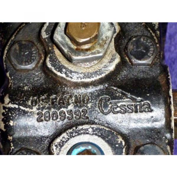 Cessna Hydraulic Pump G20422, Intake Port: 3/8&#034; NPT, Outlet Port: 1/4&#034; NPT #7 image