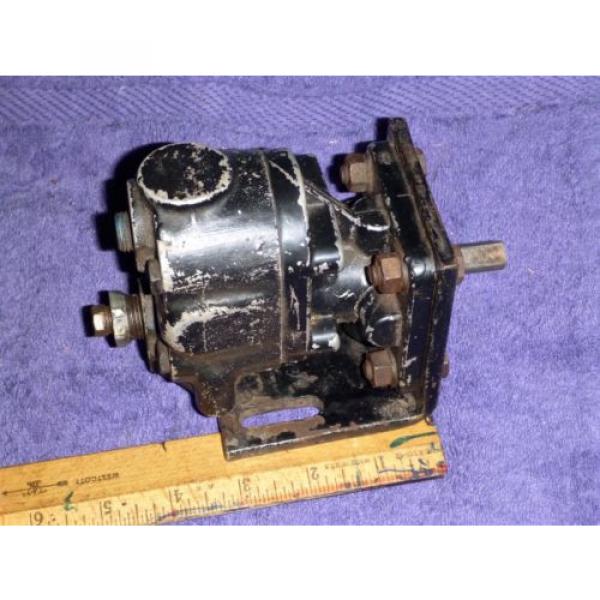 Cessna Hydraulic Pump G20422, Intake Port: 3/8&#034; NPT, Outlet Port: 1/4&#034; NPT #9 image