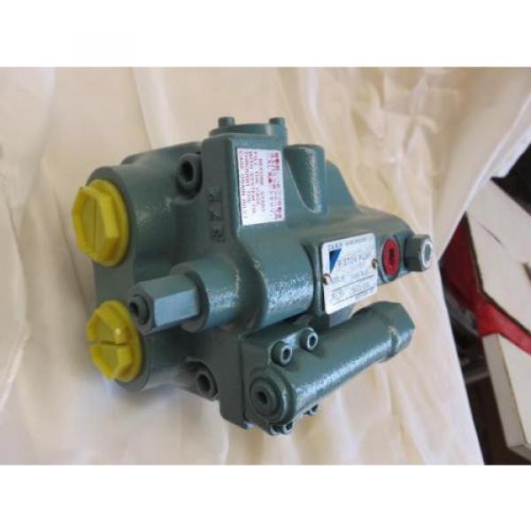 Origin DAIKIN Piston Pump V15A R-95 65-LC-18353 + Cylinder Block PV90R100 NIB #3 image