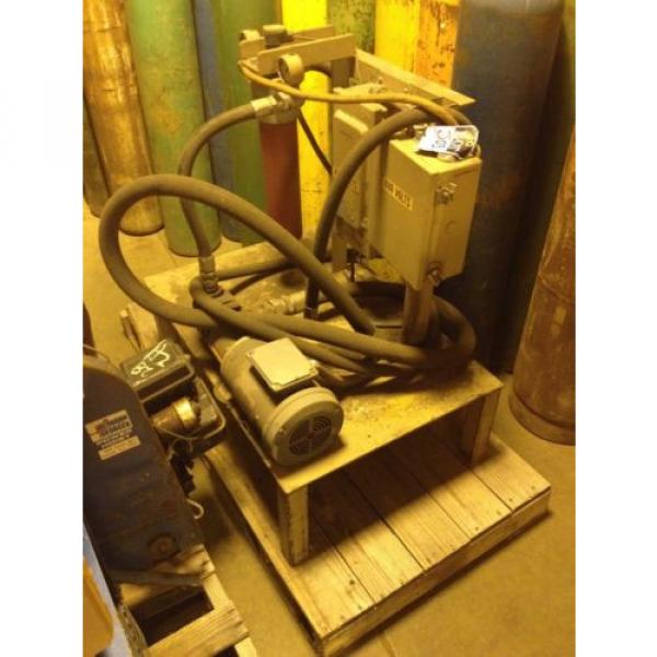 VICKERS V20 1P11P 1C11 Hydraulic Pump w/ Reliance Electric 1.5HP Motor 208-230V #1 image
