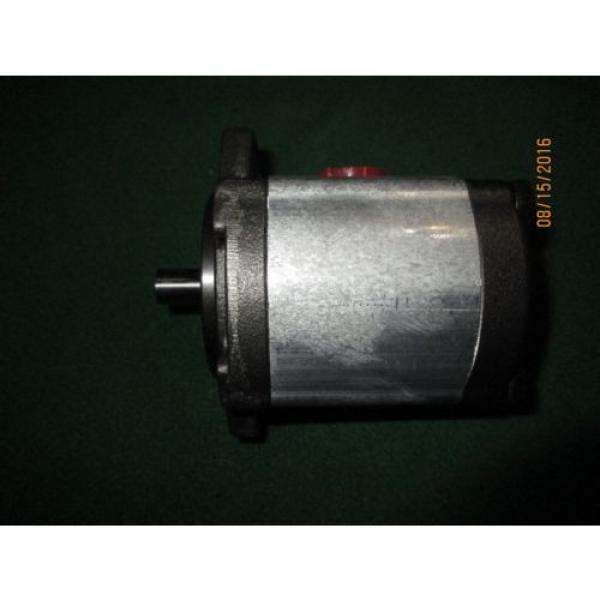 NEW 2G HONOR HYDRAULIC GEAR PUMP 2GG1U16R 98 CID, 3500 PSI,CW, 5/8 KEYED SHAFT #4 image