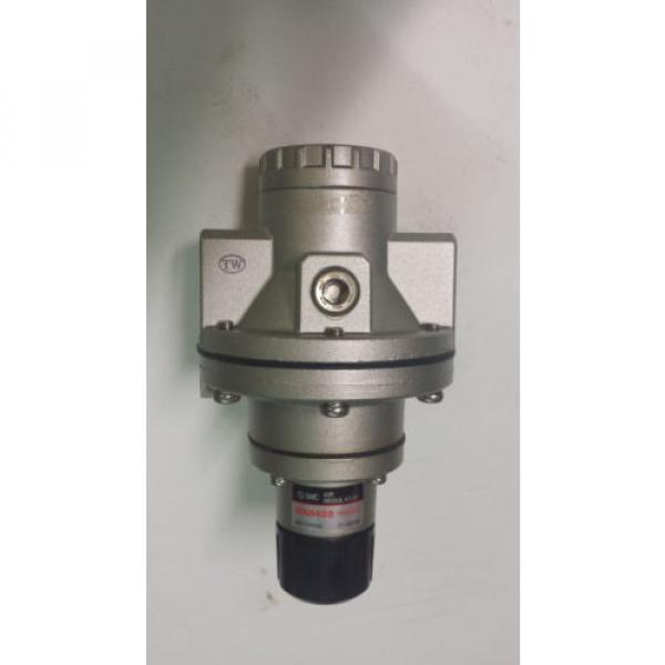 NEW SMC NAR425 AIR REGULATOR #1 image