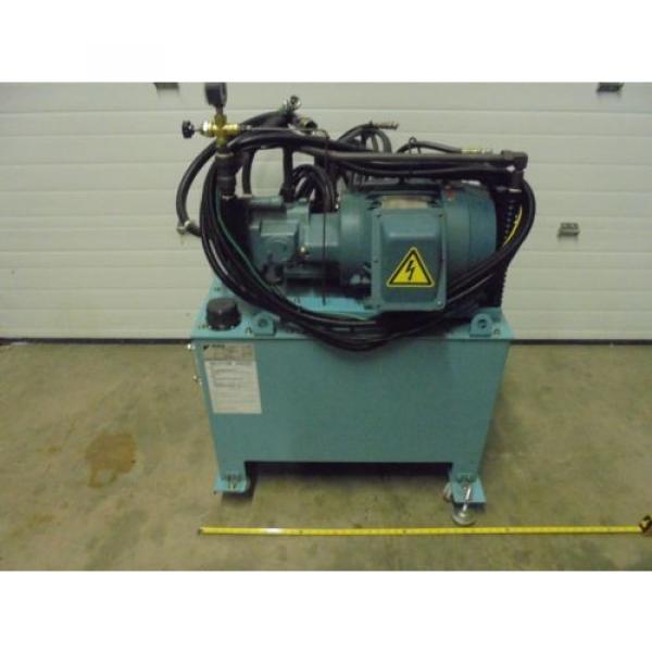 DAIKIN INDUSTRIES SSS MARK 2 OIL HYDRAULIC IC UNIT MODEL NT16M23N55-11 VALVES #1 image