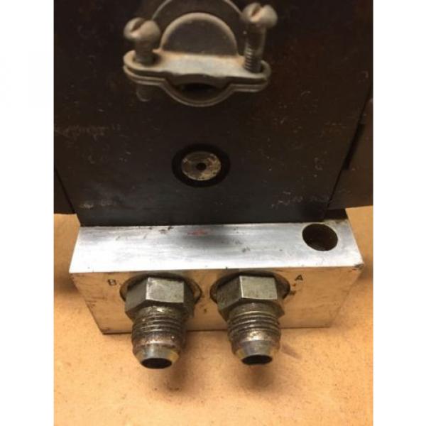 VICKERS DG4S4W-012C-B-60 - 02-120015 Hydraulic Directional Pilot Valve  Loc 92A #10 image