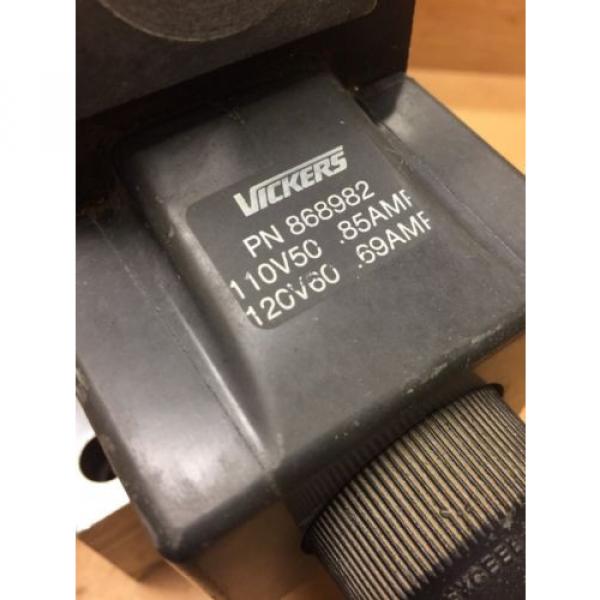 VICKERS DG4S4W-012C-B-60 - 02-120015 Hydraulic Directional Pilot Valve  Loc 92A #11 image