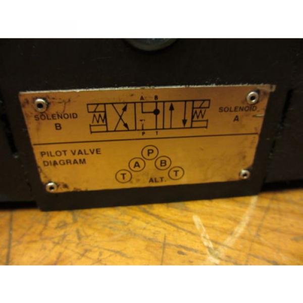 Vickers DG4S4-016C-U-H-60 Hydraulic Directional Pilot Valve w/ 879147 24VDC Coil #4 image