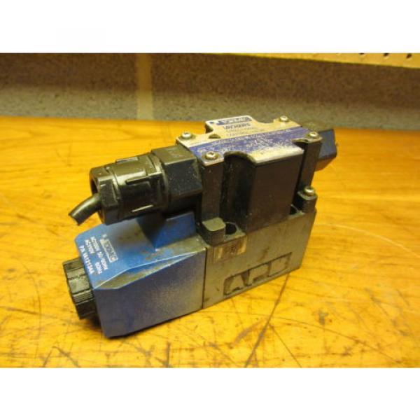 Vickers Tokimec DG4V-3-OB-M-P2-T-7-P10-50 Hydraulic Directional Control Valve #1 image