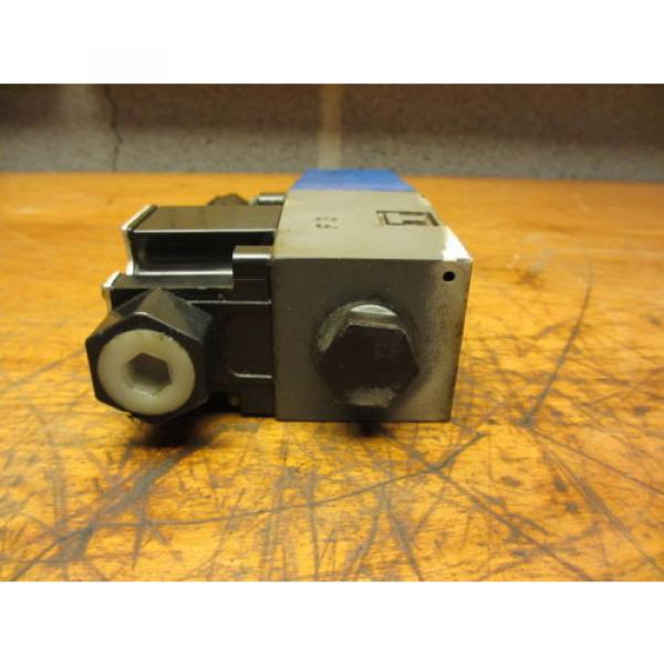 Vickers Tokimec DG4V-3-OB-M-P2-T-7-P10-50 Hydraulic Directional Control Valve #4 image