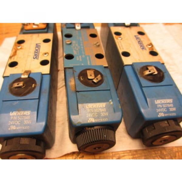 Vickers DG4V 3 6C VM U H7 60 Hydraulic Valve w/ 507848 24VDC Coil DG4V36CVMUH760 #4 image