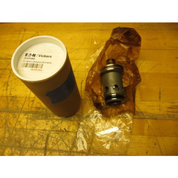 Vickers CVI 32 R15 M 50 Slip in Hydraulic Cartridge Valve NOS, Missing Top Oring #1 image