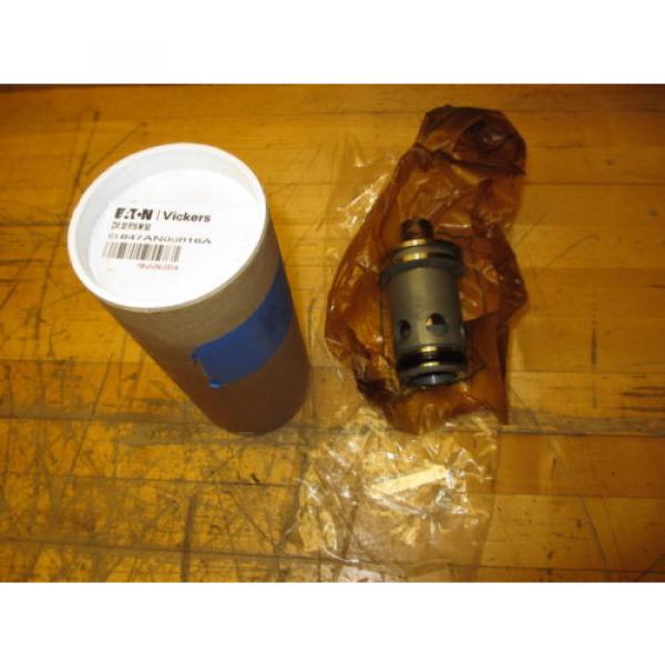 Vickers CVI 32 R15 M 50 Slip in Hydraulic Cartridge Valve NOS, Missing Top Oring #2 image