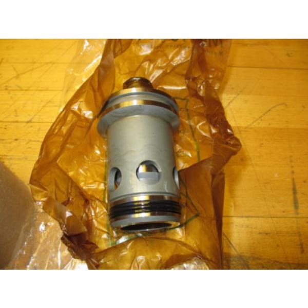 Vickers CVI 32 R15 M 50 Slip in Hydraulic Cartridge Valve NOS, Missing Top Oring #3 image