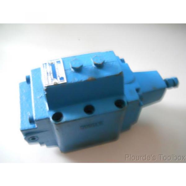 origin Vickers RCG Pressure Reducing Hydraulic Valve, 250-1000 psi, RCG10-D4-22 #1 image