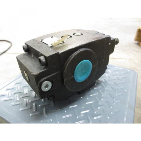Vickers RT 10 FP1 30 Hydraulic Pressure Control Valve Origin 675028  475-2000psi #4 image