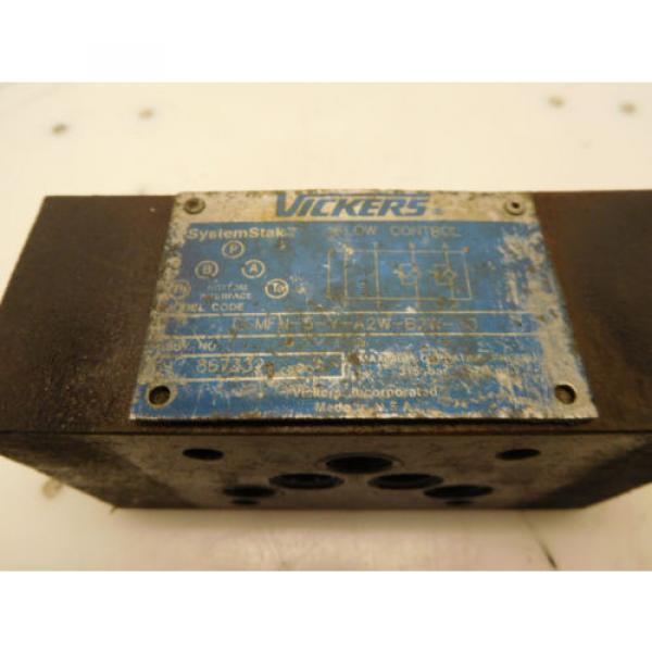 Vickers DGMFN5YA2WB2W-30 Hydraulic Valve Dual Flow D05 #2 image