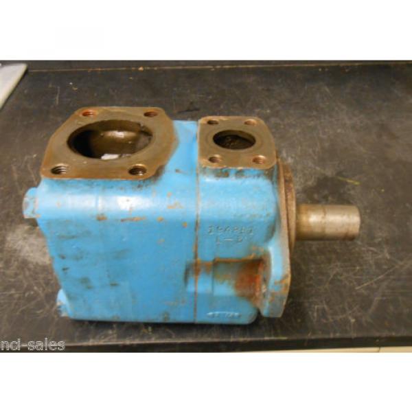 VICKERS VANE PUMP L-4 229633 45V 42A 8619 #1 image