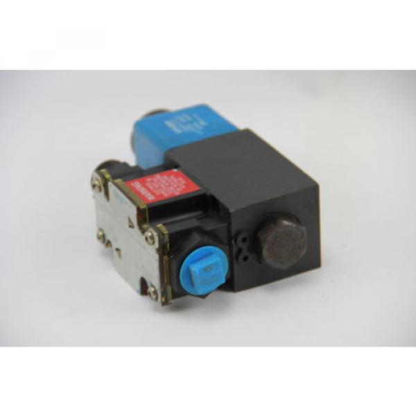 Vickers DG4V-3S-2A-M-FPA3WL-B5-60 Solenoid Directional Valve 100Bar 1/2#034; NPT #5 image