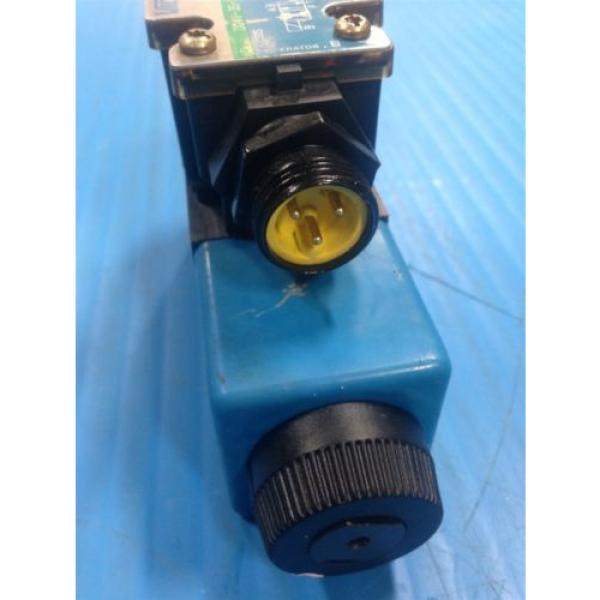 USED VICKERS DG4V-3S-2A-M-FPA3WL-B5-60 SOLENOID DIRECTIONAL VALVE G2 #3 image