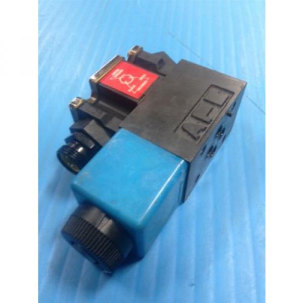 USED VICKERS DG4V-3S-2A-M-FPA3WL-B5-60 SOLENOID DIRECTIONAL VALVE G2 #6 image