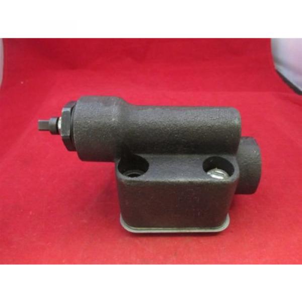 Vickers CG 03 F-10 175068 Hydraulic Valve #1 image