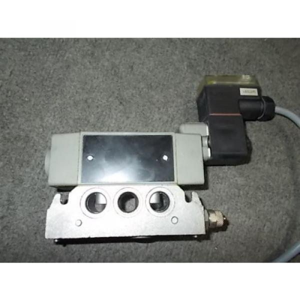 BOSCH REXROTH PNEUMATIC SOLENOID VALVE 0 820 024 126 48 or 24 volt #2 image