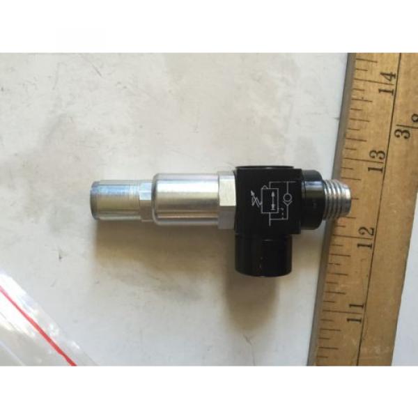 LOT 2 REXROTH 0 821 302 080 SCREW IN PRESSURE REGULATORS, 1/8#034;,BOXZR #3 image