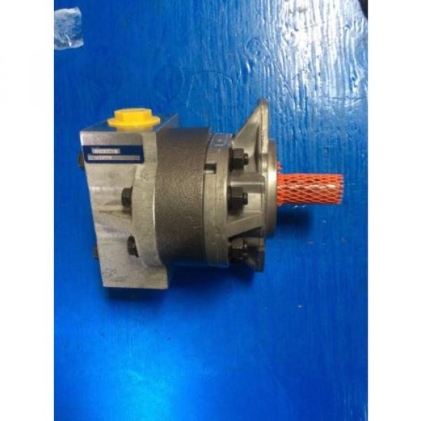 New Flyer Hydraulic Pump 41299 #1 image