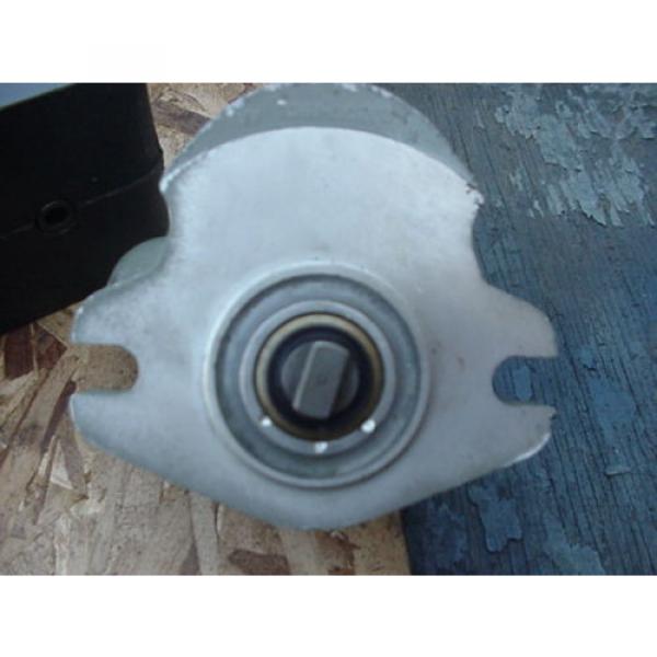 New Eaton Cessna hydraulic gear pump 24206 LAS 24206LAS tang drive #2 image