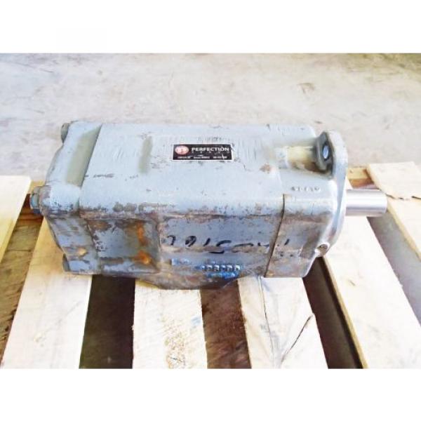 VICKERS ,PERFECTION F34535V50A38-86-0D22R HYDRAULIC PUMP USED #1 image